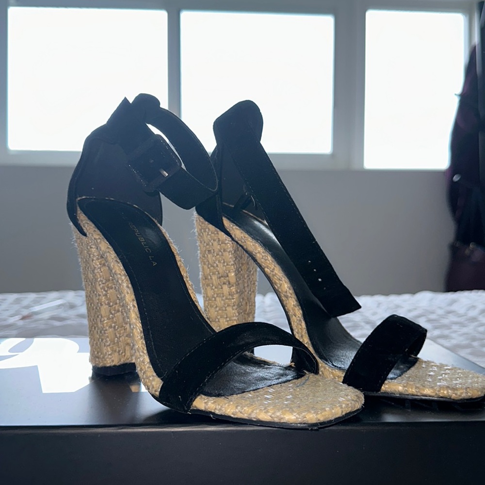 SHOE REPUBLICA LA